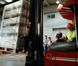 Безопасные методы и приемы работ по перемещению тяжеловесных и крупногабаритных грузов при отсутствии машин соответствующей грузоподъемности и разборке покосившихся и опасных (неправильно уложенных) штабелей круглых лесоматериалов