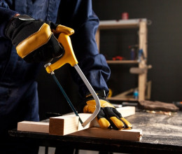 Безопасные методы и приемы работ с ручным инструментом, в том числе с пиротехническим